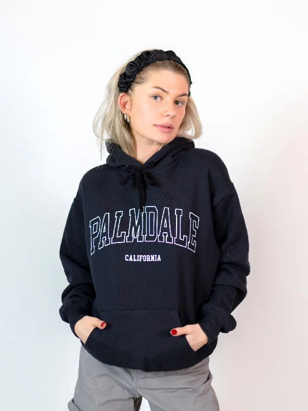 Classic hoodie with a comfy, relaxed fit -PALMDALE HOODIE  - SORT