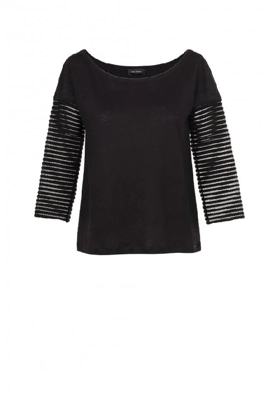 Trendy cropped sweatshirt for a chic appearance -Relaxed sweatshirt with a soft feel -TALINE