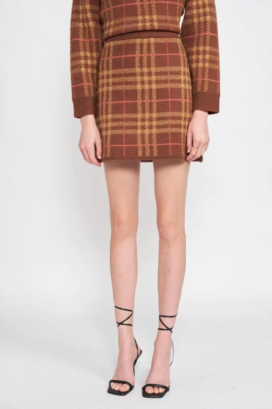 Mini skirts for trendy looks -Brontë Sweater Skirt In Taupe