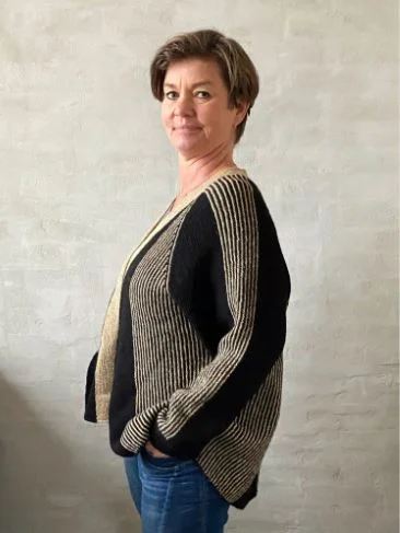 Stylish cardigan for layering over casual looks -Ballerina jacket by Hanne Falkenberg, No 2 knitting kit (2 colors)