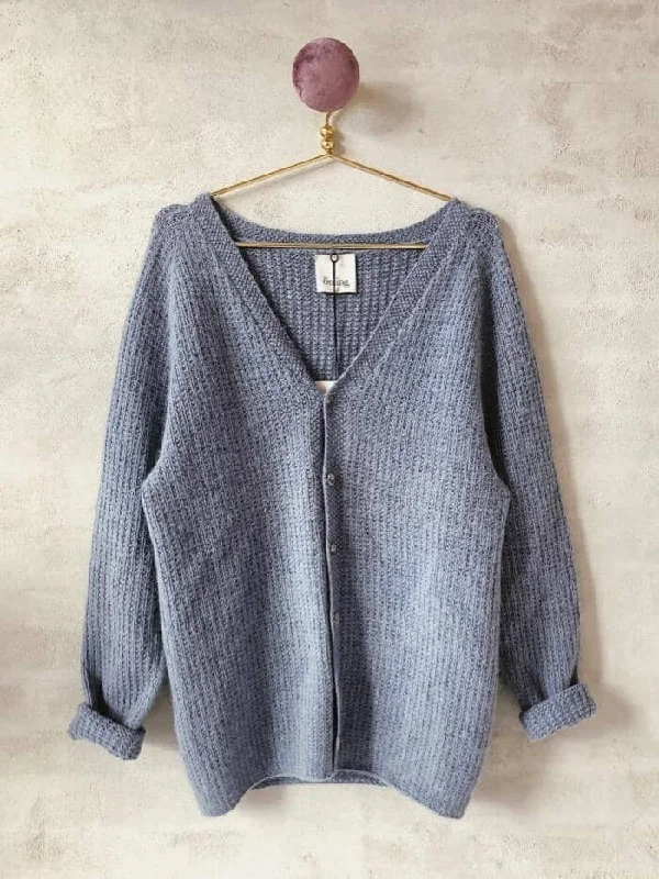 Comfortable cardigan with an easy-to-wear design -Camille cardigan by Önling, No 1 knitting kit