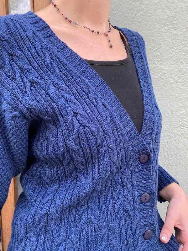 Comfortable cardigan with a fine-knit design -Flette Jacket by Hanne Falkenberg, No 4 knitting kit