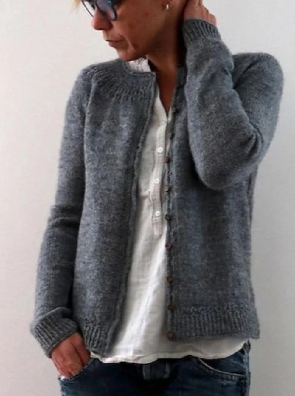 Trendy cardigan for layering over jackets -Jaycee cardigan by Isabell Kraemer, No 20 kit