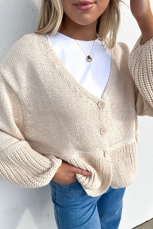 Trendy cardigan for a casual-chic look -June Cardigan Cream