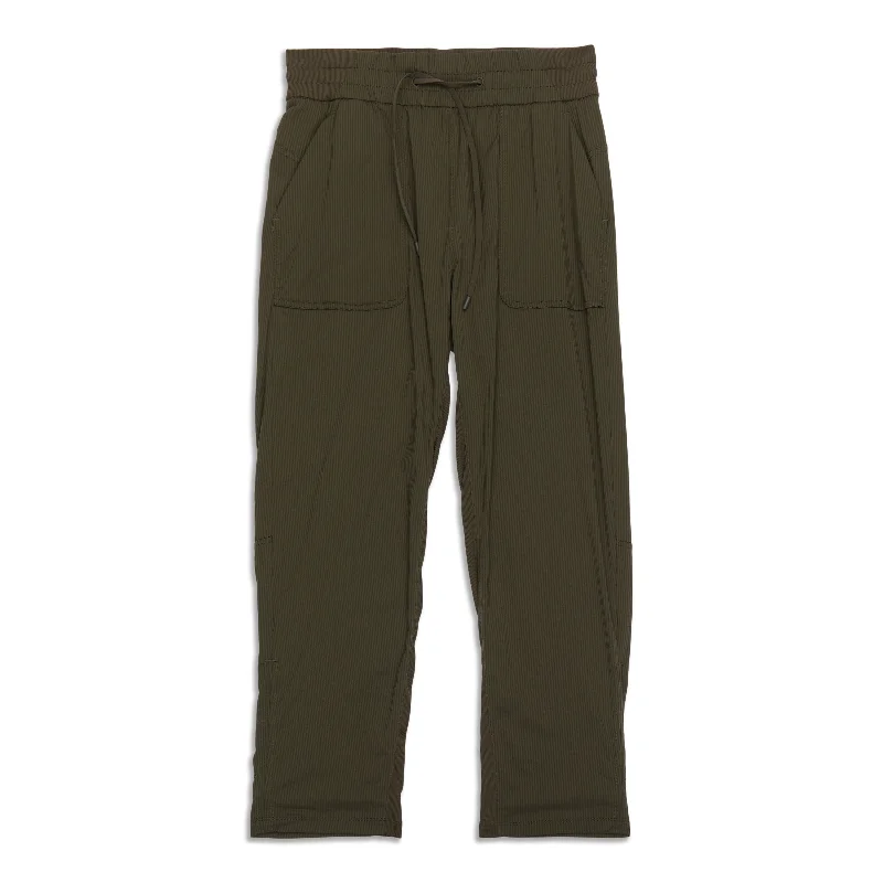 Summer pants for light and breathable wear -Beyond The Studio Crop - Resale