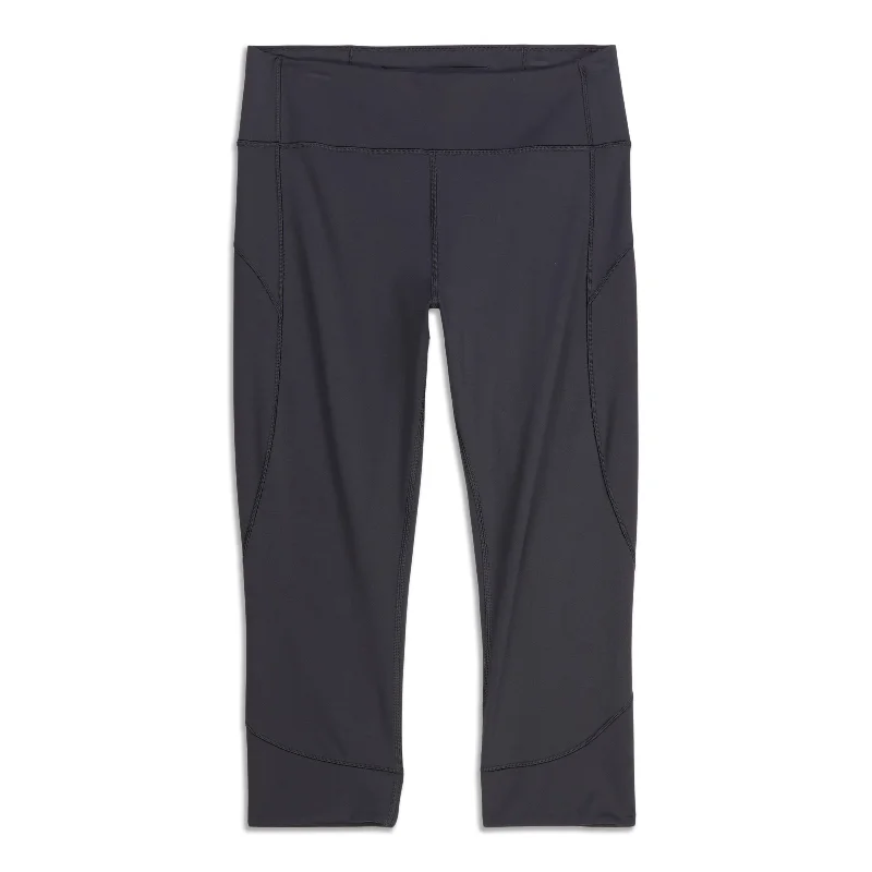 Wide-legged pants for airy comfort -In Movement Crop - Resale