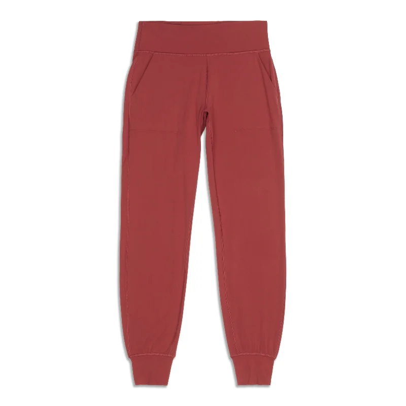 High-rise pants for an elegant look -lululemon Align™ High-Rise Jogger - Resale