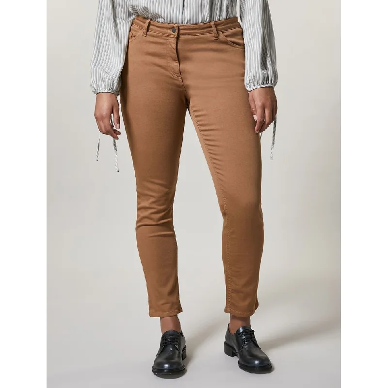 Trendy pants for a chic fashion statement -RACCOLTA